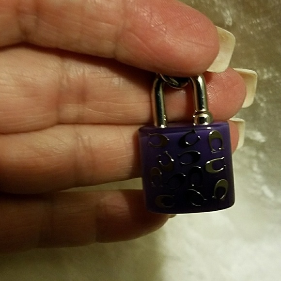 RARE COLOR!!!  Coach💜 Purple & Silver C Key Fob With Key & L… - Picture 5 of 8